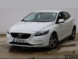 019 preto Usado 2017 Volvo V40 Kinetic Carrinha | € 14.700 (Preço justo)