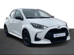 Branco (sólida) Usado 2023 Toyota Yaris Comfort Sedan | € 19.250 (Preço justo)
