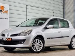 Cinzento Usado 2005 Renault Clio II | € 4.950 (Caro)