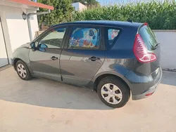 Usado 2011 Renault Scénic III Monovolume | € 5.000