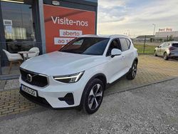 Branco Usado 2025 Volvo XC40 Core SUV | € 37.990 (Preço justo)