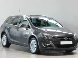 Cinzento Usado 2014 Opel Astra Carrinha | € 9.250
