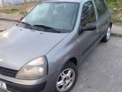 Usado 2001 Renault Clio II Sedan | € 1.700 (Preço justo)