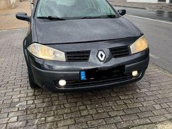 Usado 2005 Renault Mégane II Sedan | € 1.450