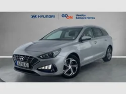 Shimmering silver (metalizado) Usado 2022 Hyundai i30 Style Carrinha | € 22.300 (Preço elevado)