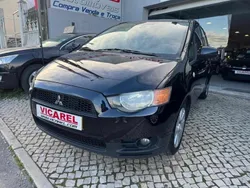 Preto Usado 2010 Mitsubishi Colt Citadino | € 4.500