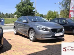 Cinzento Usado 2018 Volvo V40 Momentum Carrinha | € 18.750 (Preço elevado)
