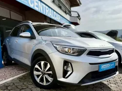 Cinza prata Usado 2023 Kia Stonic SUV | € 16.950 (Preço justo)