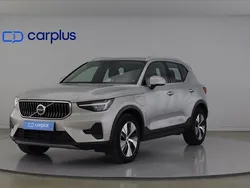 Cinza Usado 2023 Volvo XC40 Core SUV | € 44.900