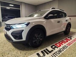 Branco Usado 2024 Dacia Sandero Essentiel | € 16.750 (Preço justo)