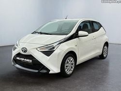 Branco Usado 2020 Toyota Aygo X-play Citadino | € 11.500 (Preço justo)