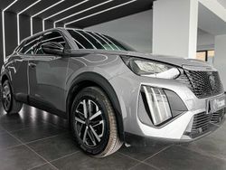 Cinzento Usado 2024 Peugeot 2008 SUV | € 22.990 (Preço justo)