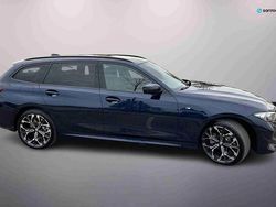 Azul Novo 2025 BMW 330e Comfort Edition Coupé | € 69.700