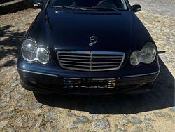 Usado 2004 Mercedes C220 Avantgarde Sedan | € 5.000