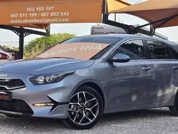 Cinza Usado 2023 Kia Ceed | € 21.750 (Preço elevado)