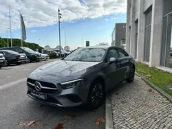 Cinza mountain Usado 2024 Mercedes A250 Advanced Sedan | € 43.490 (Preço elevado)