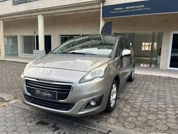 Dourado Usado 2015 Peugeot 5008 Style Monovolume | € 7.900 (Preço justo)