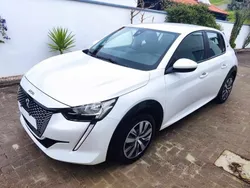 Branco Usado 2020 Peugeot e-208 Citadino | € 13.900 (Preço justo)