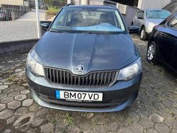 Cinzento Usado 2018 Skoda Fabia Citadino | € 10.900