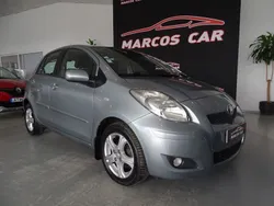 Cinza Usado 2011 Toyota Yaris Active Citadino | € 9.700 (Preço justo)