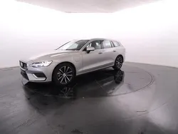 Cinzento Usado 2023 Volvo V60 Carrinha | € 41.900 (Preço justo)
