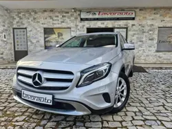 Cinzento Usado 2016 Mercedes GLA180 Urban SUV | € 19.990 (Preço justo)
