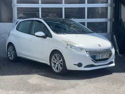 Branco Usado 2013 Peugeot 208 Active Citadino | € 5.400 (Super Preço)