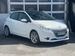 Branco Usado 2013 Peugeot 208 Active Citadino | € 5.400 (Super Preço)