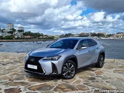 Cinza Usado 2023 Lexus UX 250h Sport Line SUV | € 46.000