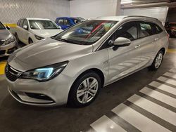 Cinza Usado 2016 Opel Astra Dynamic Carrinha | € 9.980 (Preço justo)