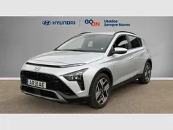 Sleek silver/phantom black metalizado Usado 2022 Hyundai Bayon Premium SUV | € 20.450 (Preço elevado)