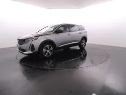 Cinzento Usado 2024 Peugeot 5008 Monovolume | € 34.900 (Preço justo)