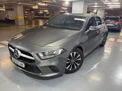 Cinza Usado 2020 Mercedes A180 Style Sedan | € 24.600 (Preço justo)