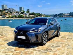 Cinzento Usado 2023 Lexus UX SUV | € 46.000