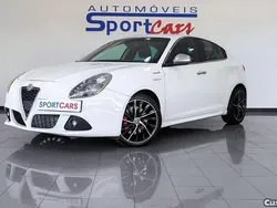 Branco Usado 2013 Alfa Romeo Giulietta Veloce Citadino | € 12.450