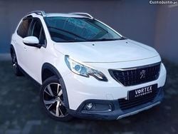 Branco Usado 2017 Peugeot 2008 Allure SUV | € 11.750 (Preço justo)