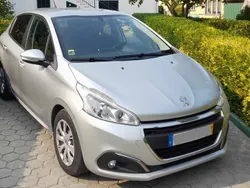 Cinzento Usado 2018 Peugeot 208 Citadino | € 7.900 (Super Preço)