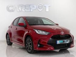 Vermelho Usado 2023 Toyota Yaris Luxury | € 16.980