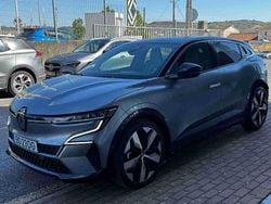 Cinzento Usado 2023 Renault Mégane Techno Citadino | € 30.990 (Bom preço)