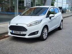 Branco Usado 2016 Ford Fiesta Titanium Citadino | € 8.500 (Bom preço)