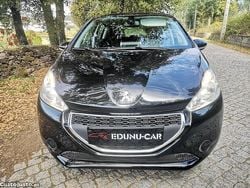 Preto Usado 2014 Peugeot 208 Active Citadino | € 7.750 (Bom preço)