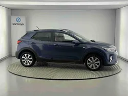 Azul Usado 2024 Kia Stonic SUV | € 17.990 (Preço justo)