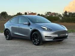 Cinza Usado 2024 Tesla Model Y SUV | € 45.800