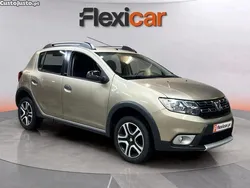 Castanho Usado 2018 Dacia Sandero Stepway Citadino | € 10.790 (Preço justo)