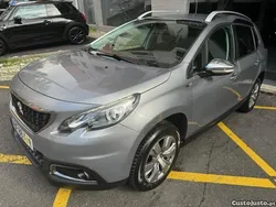 Cinza Usado 2017 Peugeot 2008 Style SUV | € 12.900 (Bom preço)