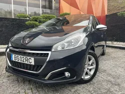 Usado 2017 Peugeot 208 Allure Citadino | € 8.990 (Bom preço)