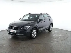 Cinzento escuro Usado 2021 VW Tiguan Life SUV | € 29.990 (Preço justo)