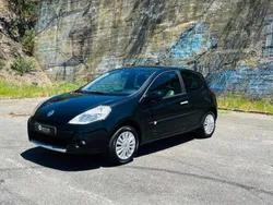 Preto Usado 2011 Renault Clio II Expression Citadino | € 6.490 (Preço justo)