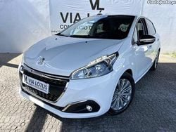 Branco Usado 2018 Peugeot 208 Allure Citadino | € 12.500 (Preço justo)