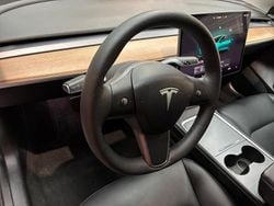 Branco Usado 2023 Tesla Model 3 Standard Range Plus Sedan | € 28.990 (Bom preço)